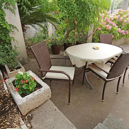 Garden Lägenhet